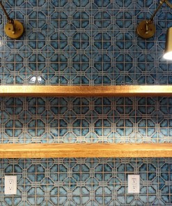 accent wall floating shelves